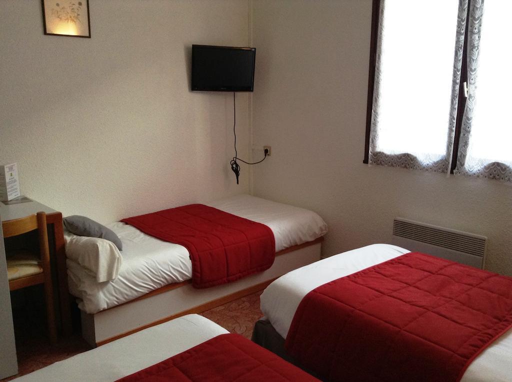 Logis Hotels - Hotel Et Restaurant Les Cordeliers Casteljaloux Quarto foto