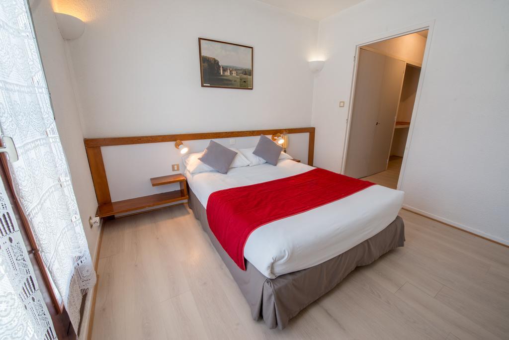 Logis Hotels - Hotel Et Restaurant Les Cordeliers Casteljaloux Quarto foto